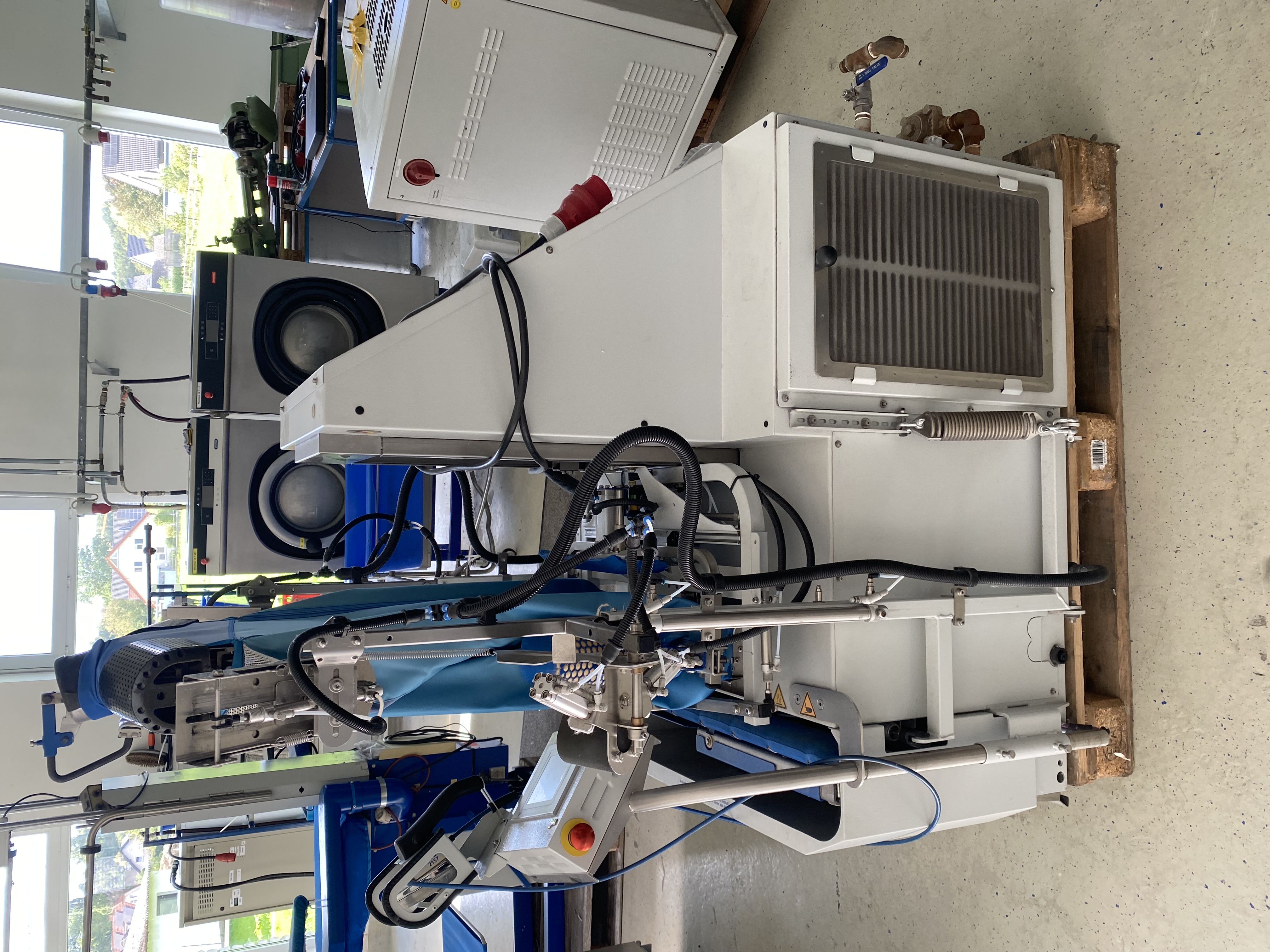 Veit SF26 SL Hemdenfinisher, dampfbeheizt, mit Touch-Steuerung, gebraucht